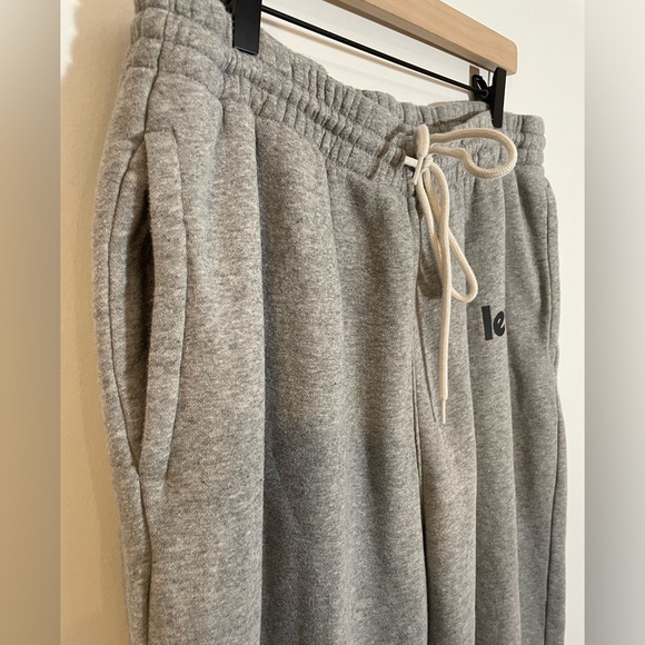 Levi's Light Grey Graphic Cotton Blend Sweatpants Men's Size XL Relax Athleisure - Picture 3 of 10